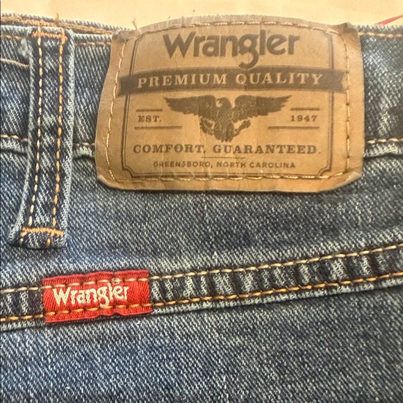Wrangler Men's Dark Blue Straight Jeans - Picture 2 of 8